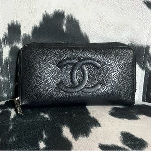 CHANEL Classic Black Caviar Travel Zip Around Wallet 18621173